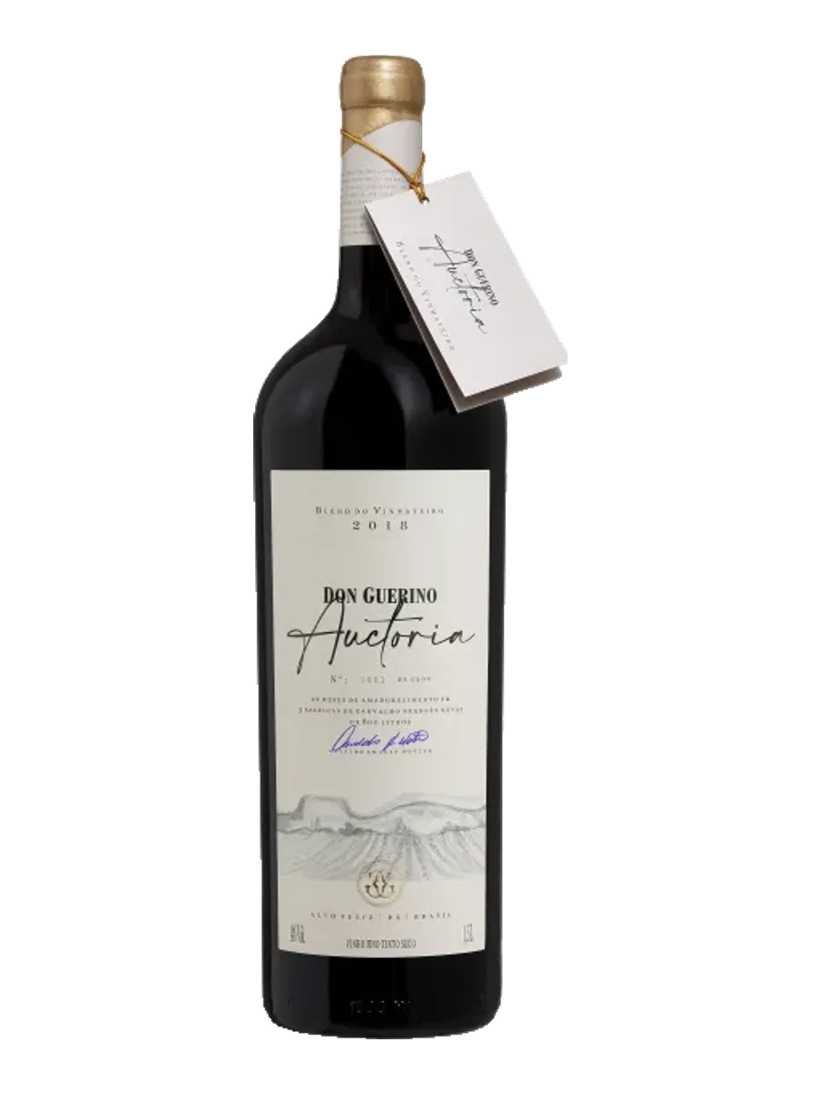 Garrafa do vinho Auctoria Red Blend Magnum, 40% Teroldego, 30% Tannat, 30% Malbec 2018, Brasil